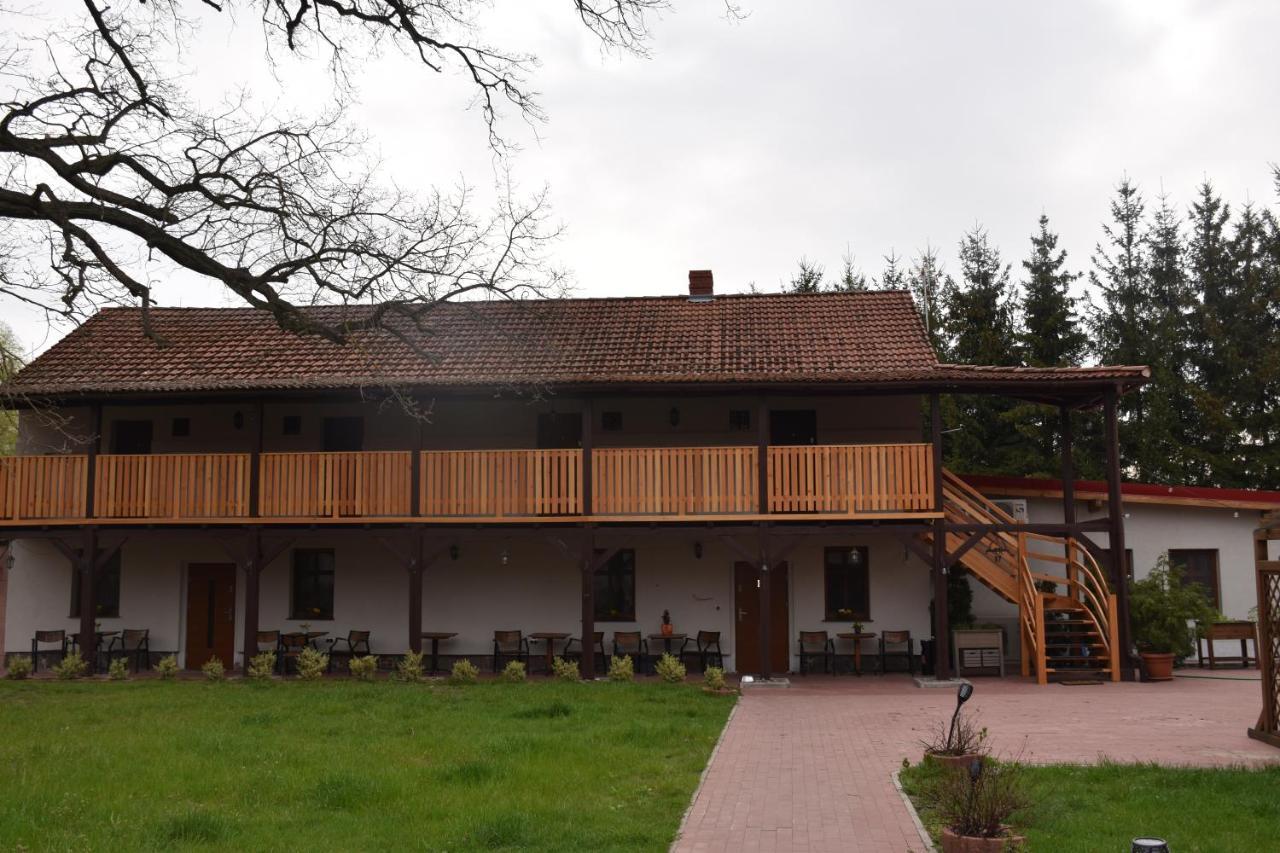 Villa Gosciniec Pod Debem Trzciel Exterior foto