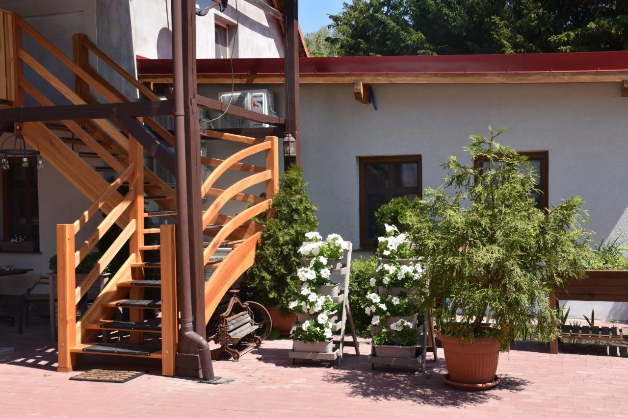 Villa Gosciniec Pod Debem Trzciel Exterior foto