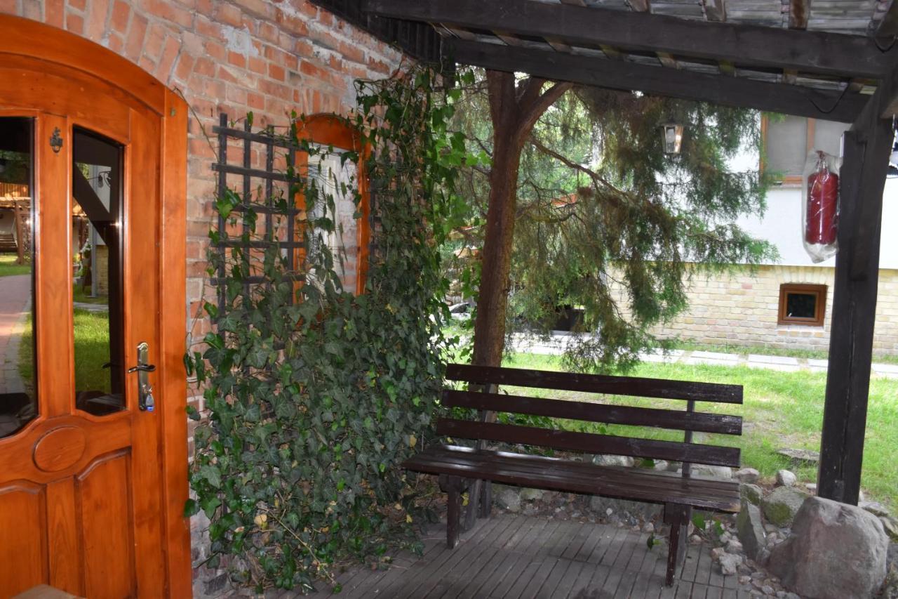 Villa Gosciniec Pod Debem Trzciel Exterior foto